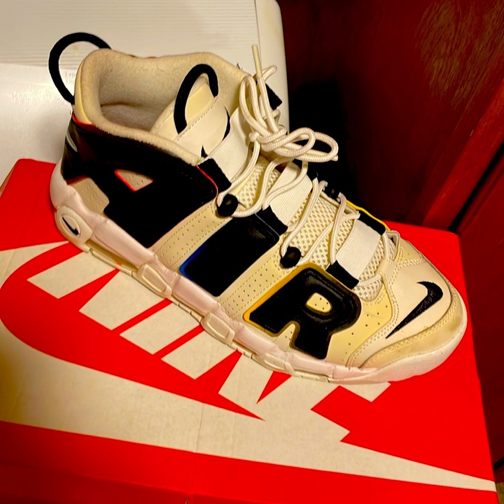 I AM SELLING MY OLD SHOES THAT I CAN NOT WEAR NO MORE